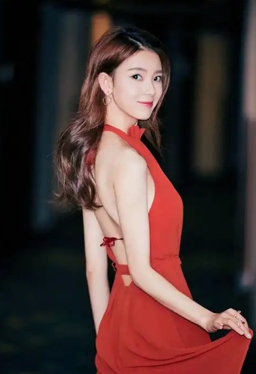 吃瓜网独家：陈学东郭敬明澄清关系，孙坚生日综艺不停，王俊凯北电条款影响解析