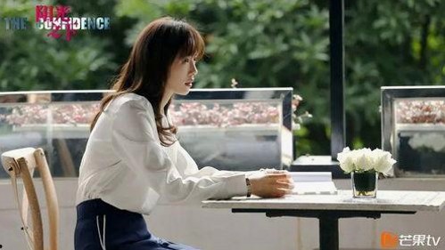 娱乐圈化妆师揭秘：那些鲜为人知的“吃瓜”幕后故事