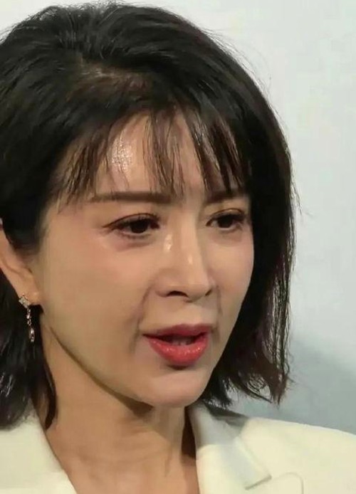 娱乐圈吃瓜大揭秘：从恋情绯闻到无理辞演趣事