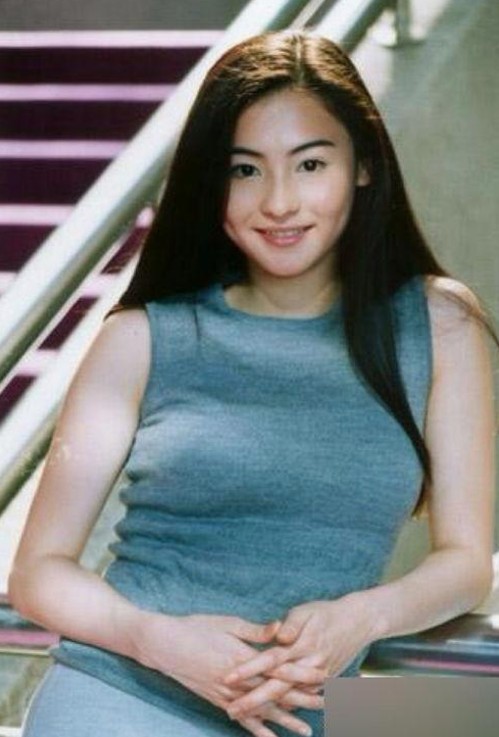 揭秘娱乐圈风波：明星恋情与人设崩塌背后的真相