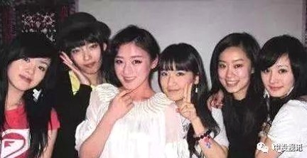 娱乐圈吃瓜力量揭秘：明星绯闻背后的真相与群众动向