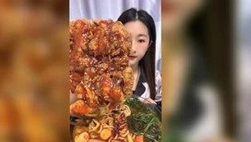 娱乐圈吃瓜酱余秀华：从八卦到文学的逆袭人生